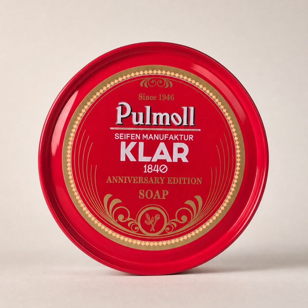 Rote Metall-Dose der Pulmoll × KLAR Anniversary Edition mit goldenem Prägedesign